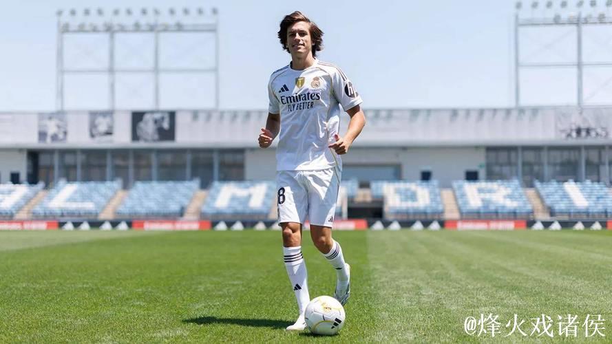 官方：皇马签下本菲卡后卫A-卡雷拉斯；据悉转会费5000万欧元