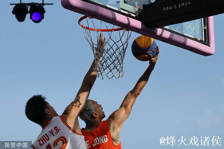 三人男篮-中国男篮16-21荷兰 张宁7分4篮板