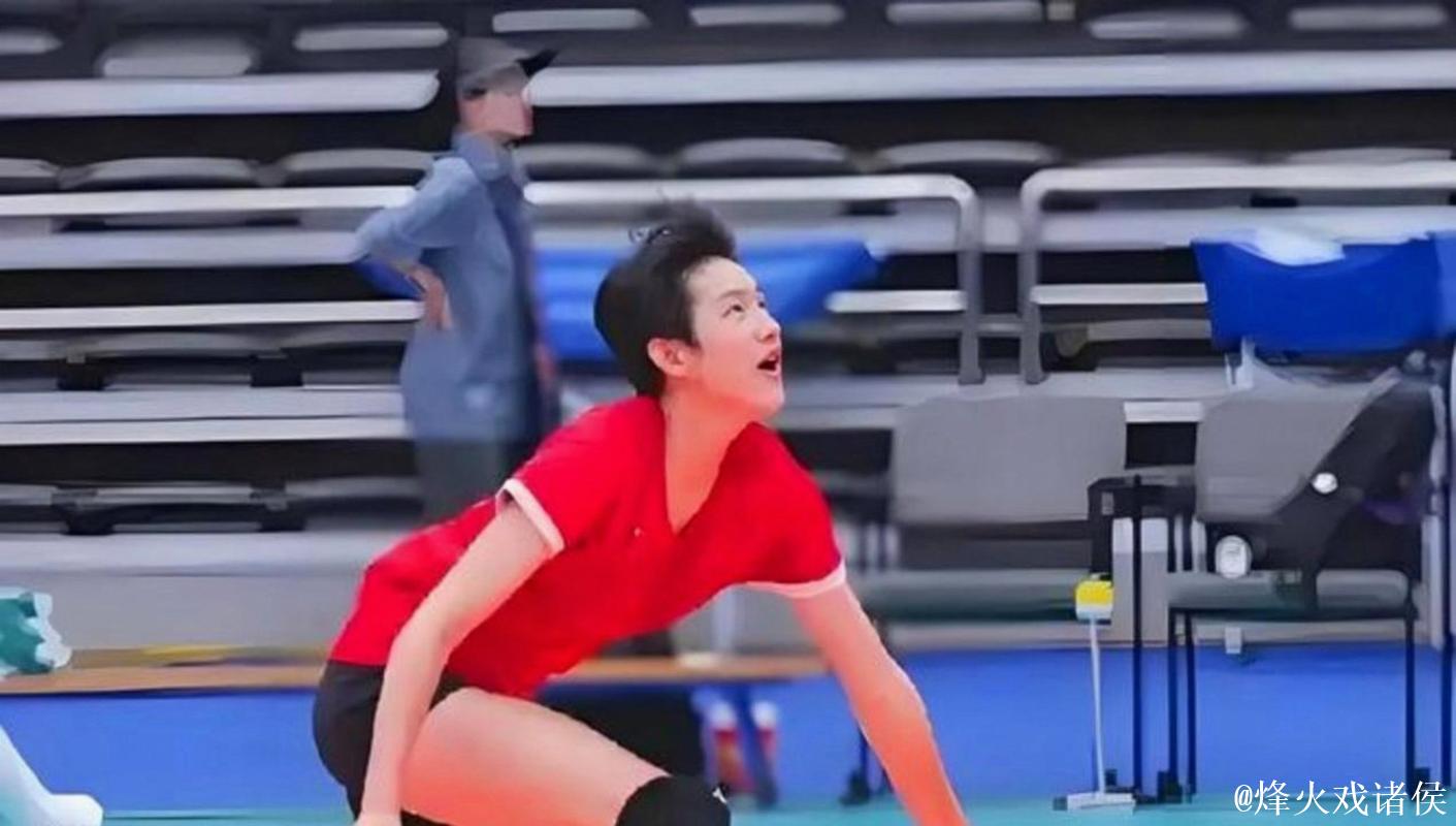 江苏女排惊现15岁新星！替补登场砍11分，逆风局力挽狂澜